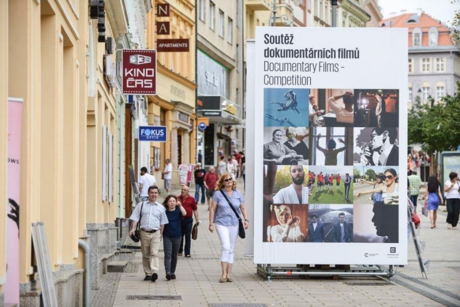 Filmoví nadšenci se dočkali, Karlovy Vary se mění ve filmovou mekku